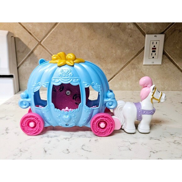 Fisher Price Little People Disney Princess Cinderalla's Dancing Carriage Playset - Picture 4 of 11